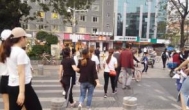 看着不起眼，但是非常赚钱的行业都有哪些？