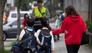 4500急招一位接送小孩阿姨？有时候做保姆更赚钱更轻松