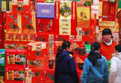春节摆地摊卖什么年货可以赚钱？适合摆地摊的年货有哪些？配图
