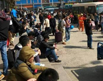 中年人没有正式工作，除了跑滴滴还能干什么？配图