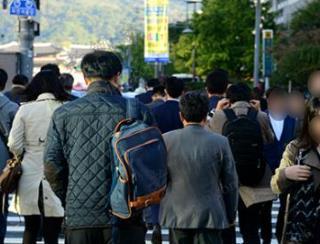 经济下行，做什么行业赚钱比较容易？配图